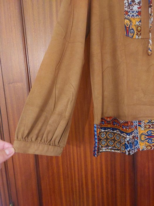 Blusa de manga comprida tipo camurça