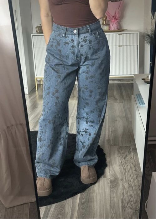 Spodnie jeansowe kwiaty missguided l