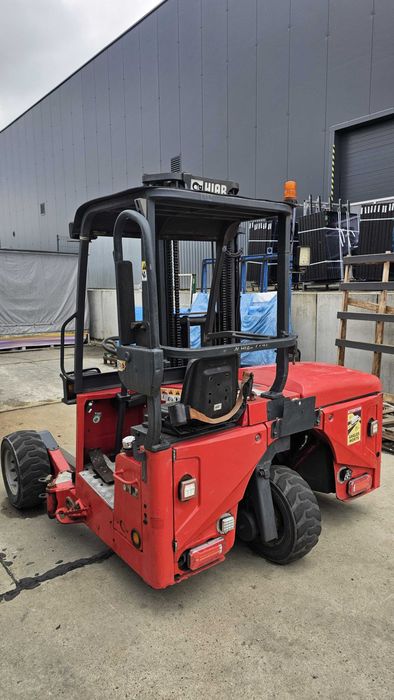 Podwieszany wózek widłowy Moffett M20.3