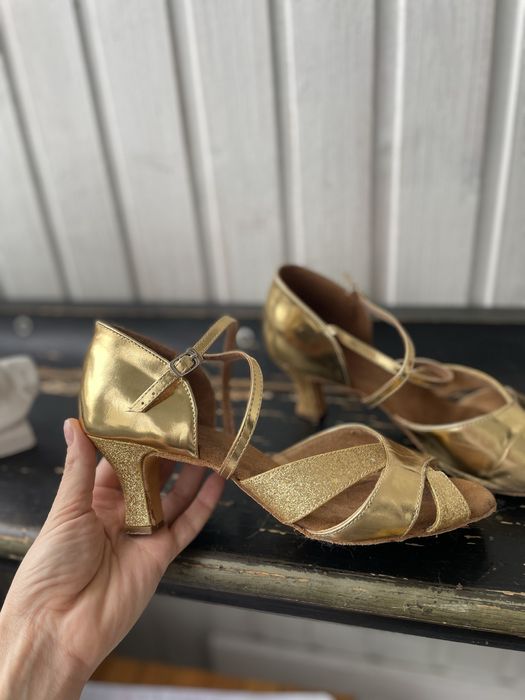 Обувь для танцев