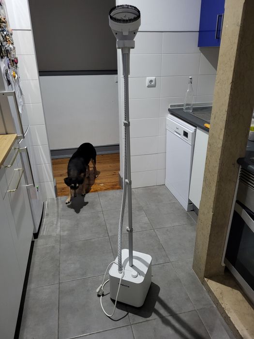 Ferro de engomar a vapor vertical Create (COMO NOVO)