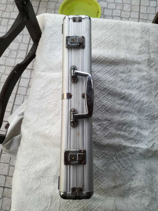 Mala rígida de plástico para maquilhagem ou jóias