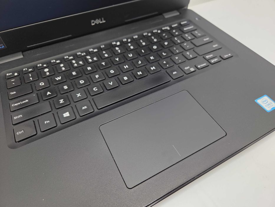 laptop DELL Latitude 3490 i5-8250u 4x 1.6GHz 16GB SSD 256GB Windows 11