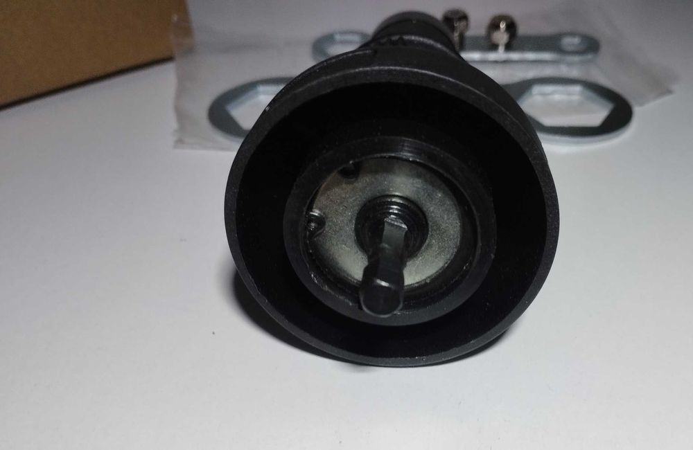 Ferramenta de rebitagem para berbequim. Rebite. Broca