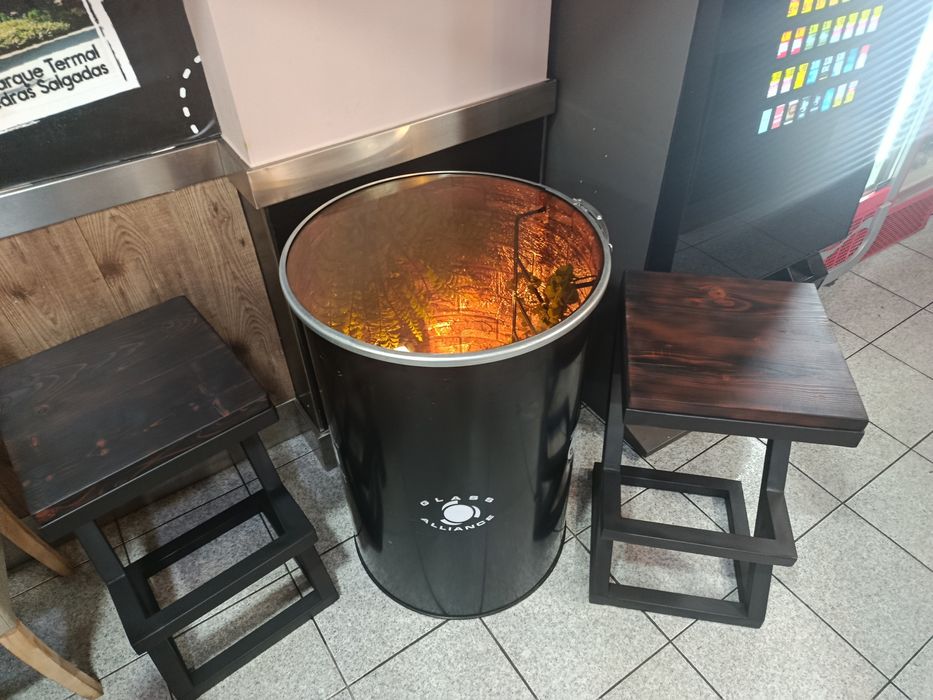 MESA de bistrô/BAR "POÇO SEM FUNDO" + 2 BANCOS