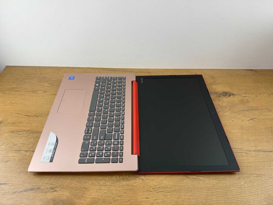 1332 Laptop Lenovo 15", 8GB RAM, Dysk SSD 240GB, INTEL 2.41GHz, Win 10