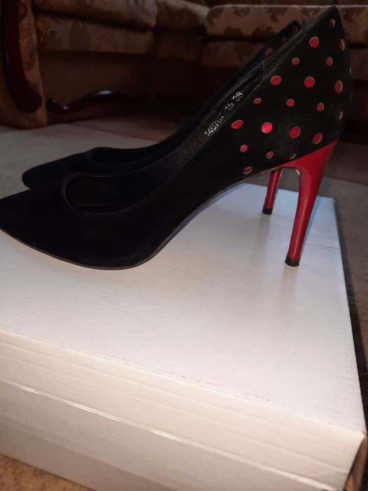 Туфлі жіночі 38 р