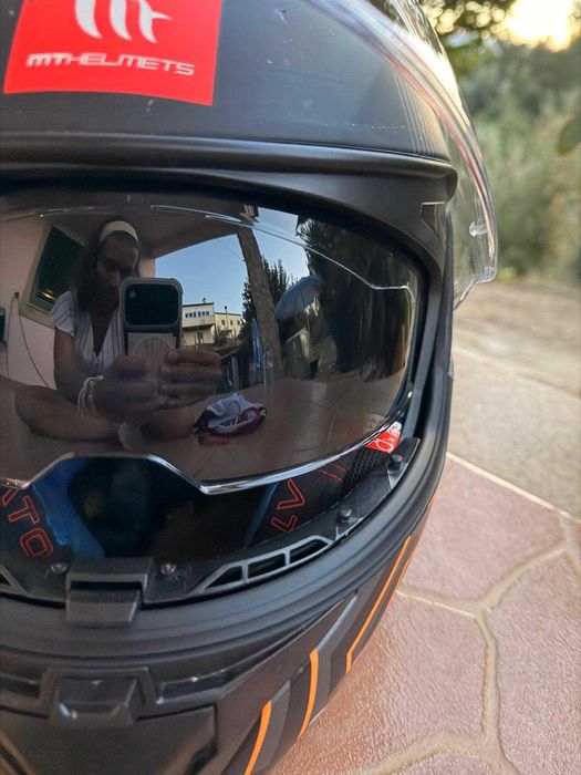 Capacete MT HELMENTS Atom 2