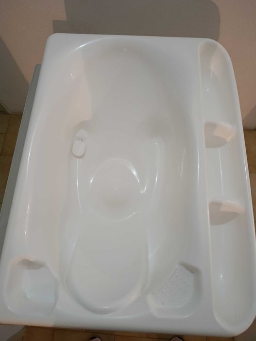 Banheira de bebe com trocador