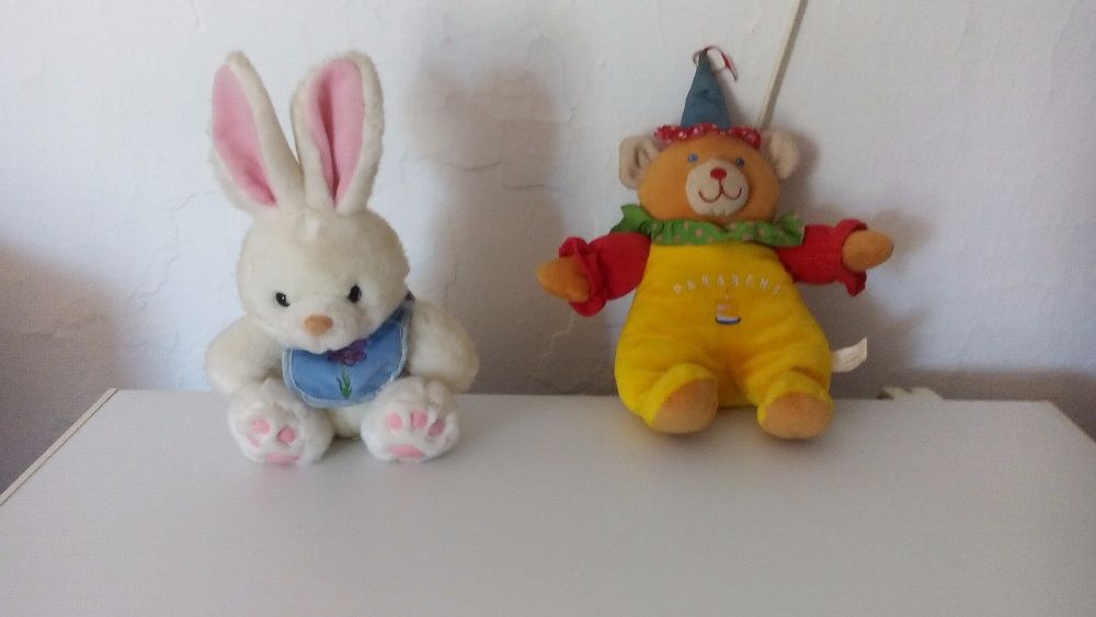 Brinquedos Bonecas e Peluches para crianças