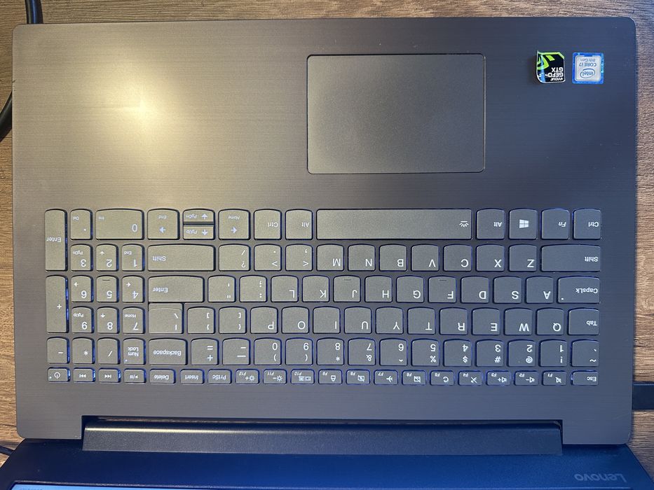 Продам игровой ноутбук Lenovo Ideapad 330-15ICH I7-8750H/gtx 1050 новая батарея