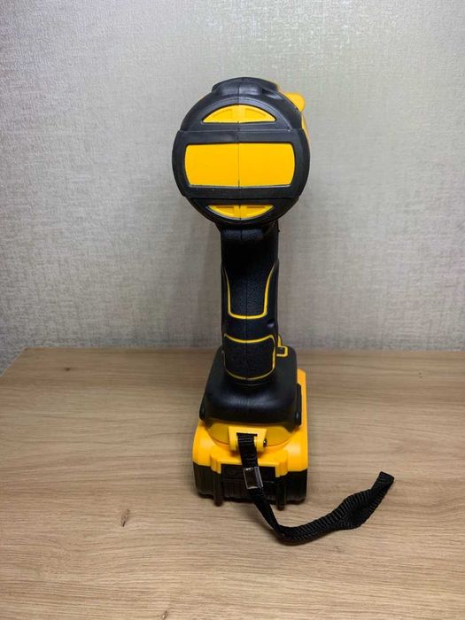 Професійний акумуляторний гайковерт DeWalt DCF922D2T 36V, 6AH на 2АКБ