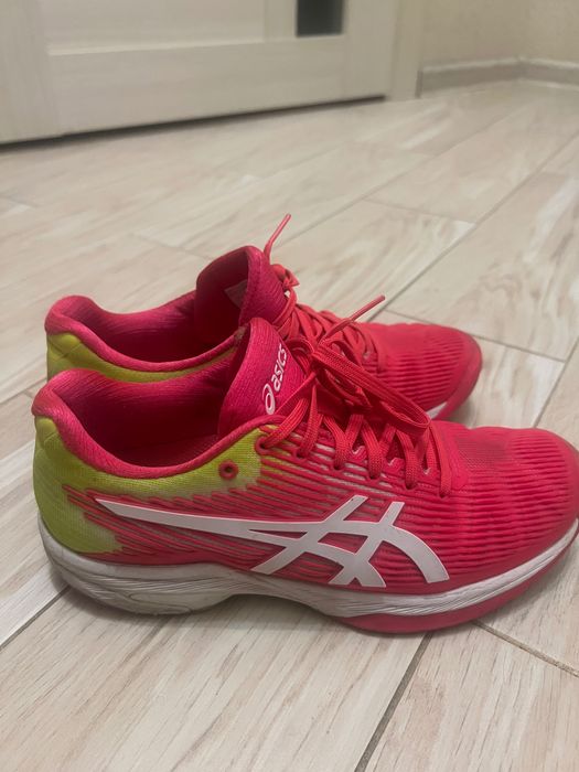 Кросівки 38 розмір