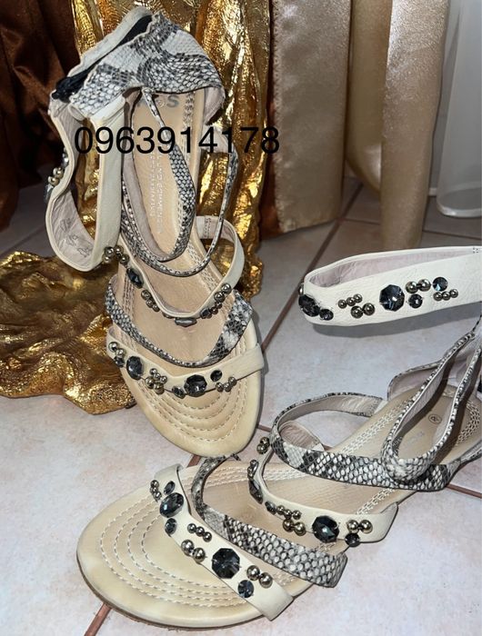 Шкіряні босоніжки