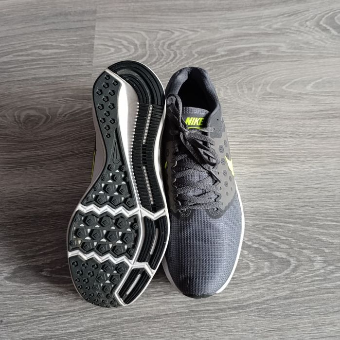 Чоловічі кросівки для бігу Nike Downshifter 7 852459-004