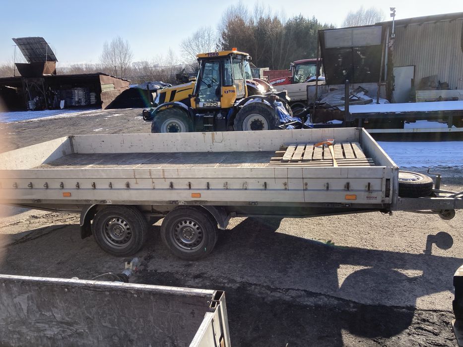 Przyczepa samochodowa skrzyniowa