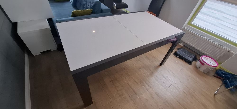 Stoł rozkladany     stan bardzodobry