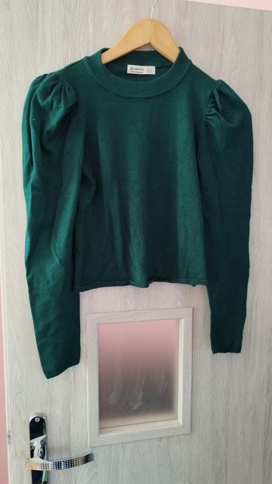 Sweter damski z pufiastymi rękawami