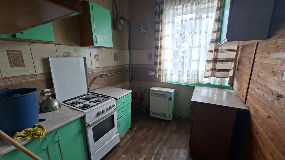 Продаж 2км.квартири. Площа 42м². Земельна ділянка . Недорого.