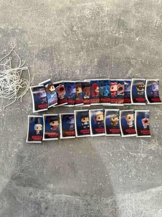 stranger things дивні дива kinder joy