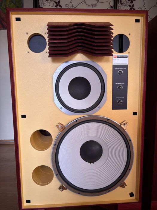 Легендарна акустика JBL 4341