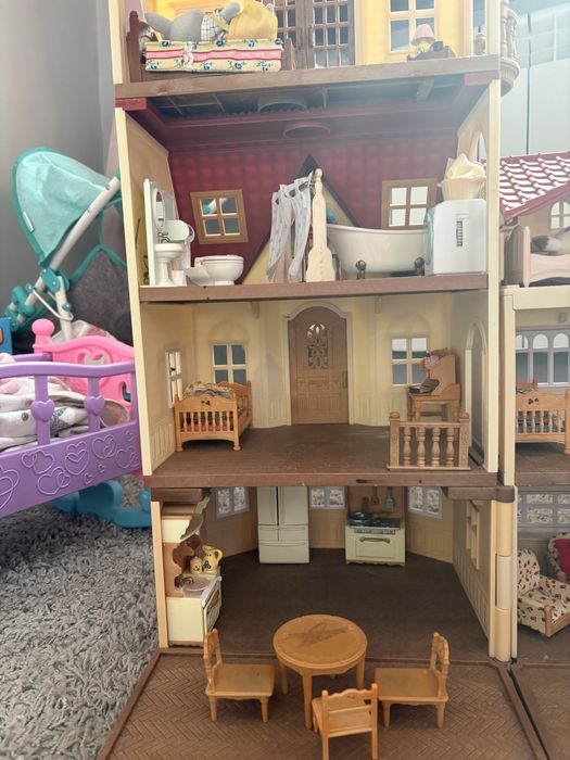 Sprzedam domek dla kroliczkow z mebelkami Silvanian Families