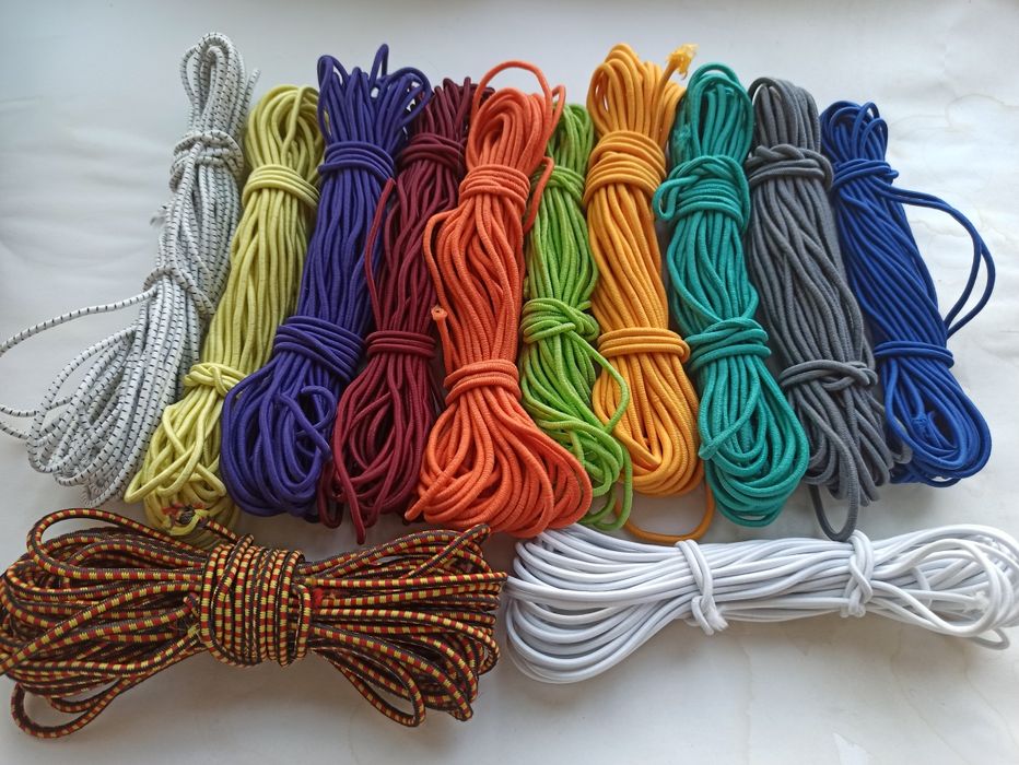 Резинка кругла. Диаметр 2 та 3 мм. Гудзики металопластикові.