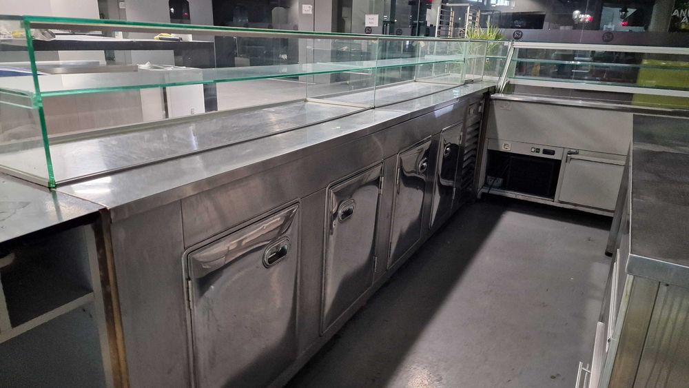 Oportunidade: Equipamentos e mobiliário para café
