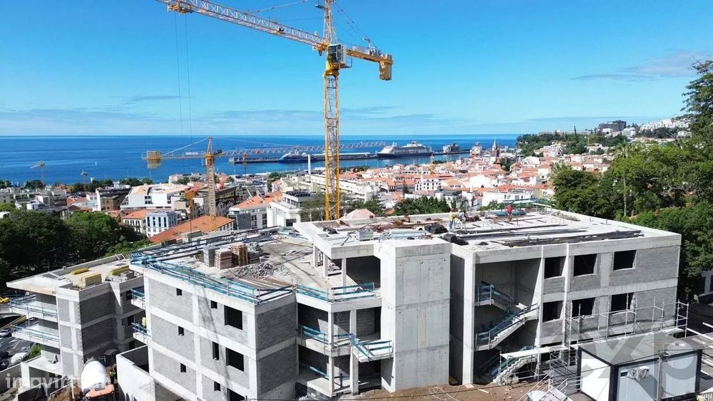 Apartamento T1 Centro do Funchal Vista Baía com Piscina