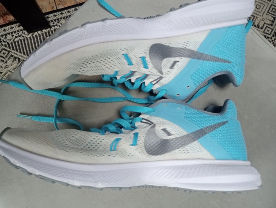 Жіночі кросівки Nike zoom