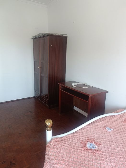 Arrendo este quarto no carregado.