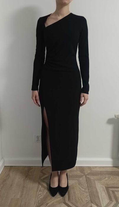 Długa czarna sukienka