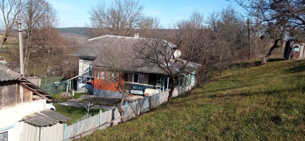 Продається житловий будинок в селі Завалів Тернопільської області, гот
