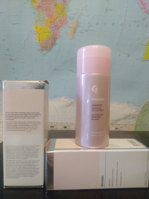 Glossier Solution Exfoliating skin perfector-Щоденний пілінг