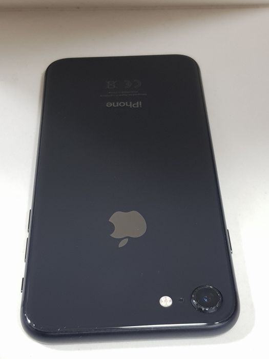 Apple iPhone 8 (64Gb/79%)
