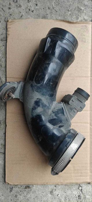 Патрубок інтеркулера VW T6 7E0129654AF з датчиком наддуву оригінал