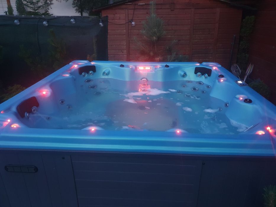 Domki Zacisze Czarny Młyn z Jacuzzi k. Jastrzębiej Góry