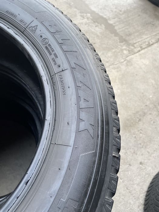 205/65/16с Bridgestone Blizzak W810