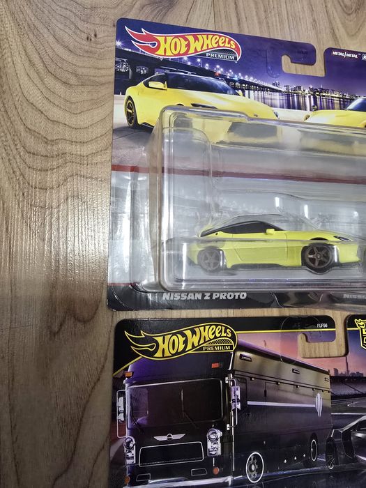 Zestaw dwóch hot wheels team transport