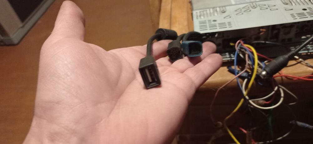 Продам автомагнітолу алпайн