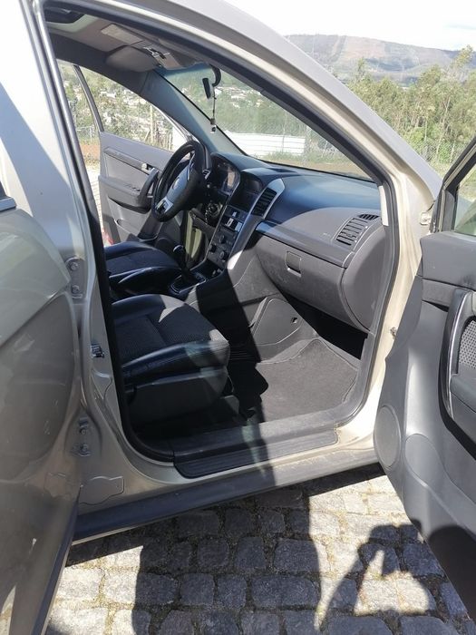 Chevrolet Captiva à venda – Espaçoso, confortável e pronto a circular!