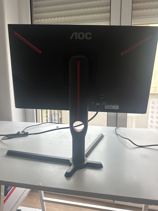 Monito 240 hz       .