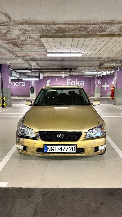Lexus IS