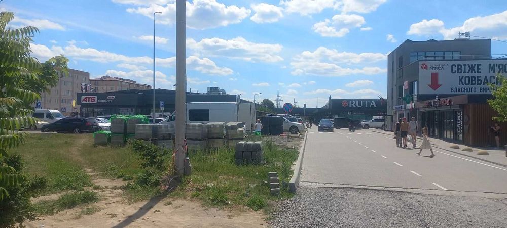 Оренда фасадного приміщення у новому ТЦ RUTA, біля АТБ, Жовква