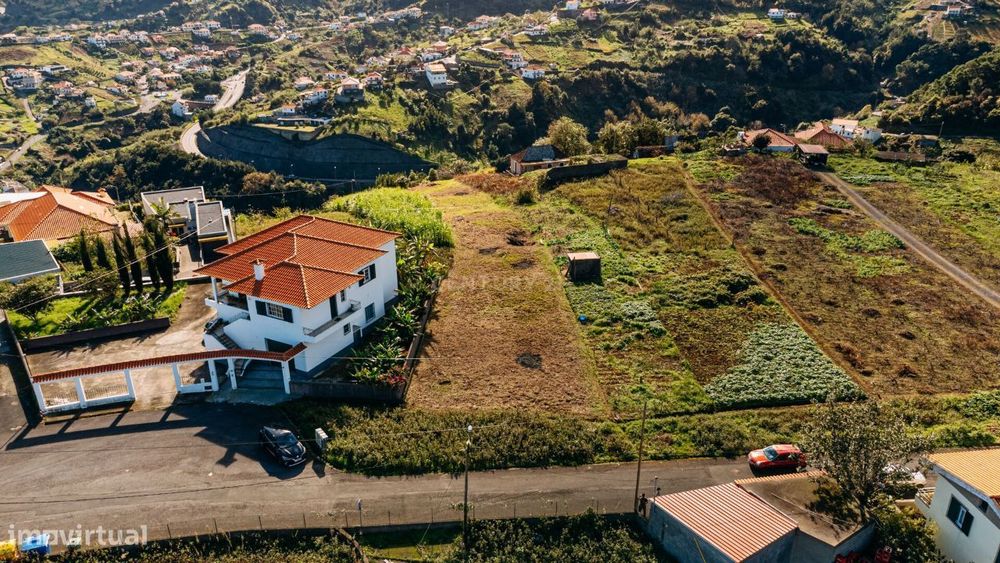 Terreno com 2.430 m2 - Viabilidade de Construção