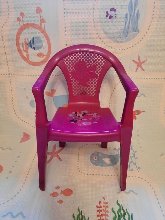 Віддаю стільчик дитячий