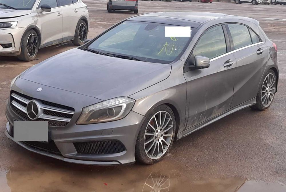 Mercedes-Benz Clase A A 180 CDI / d Blueefficiency (2015) - Carro Peças