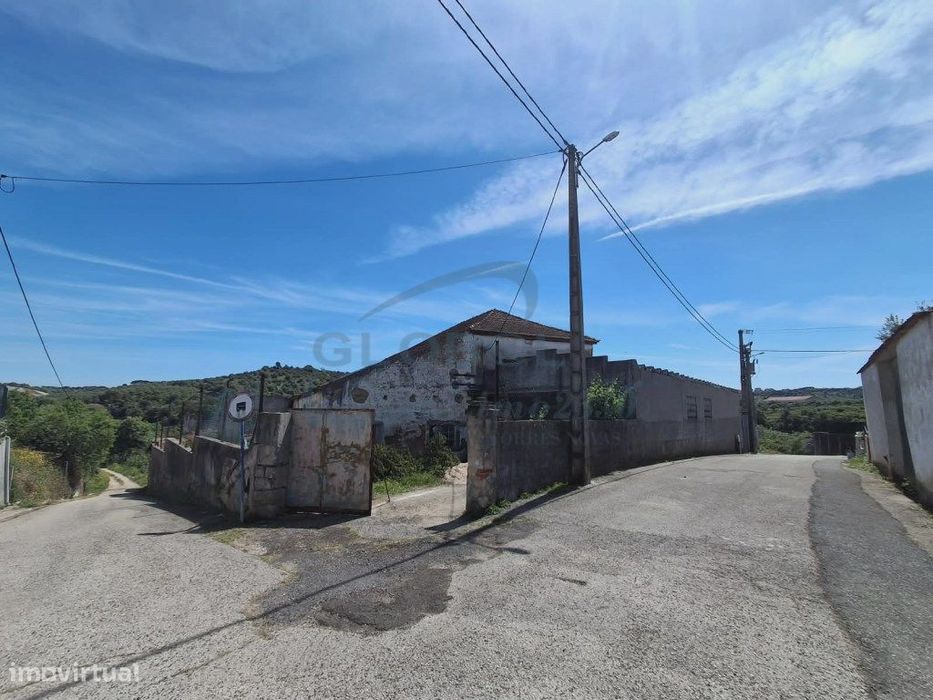 Armazém com 1.600 m² em lote de 2.960 m² com elevado potencial de r...