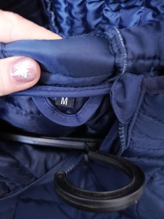 Kurtka damskaz kapturem m