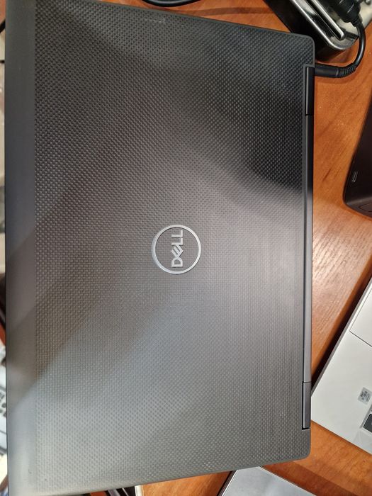 Dell Precision 7540. I7-9850h. Ram 16gb. Rtx 6gb. Ssd 256gb